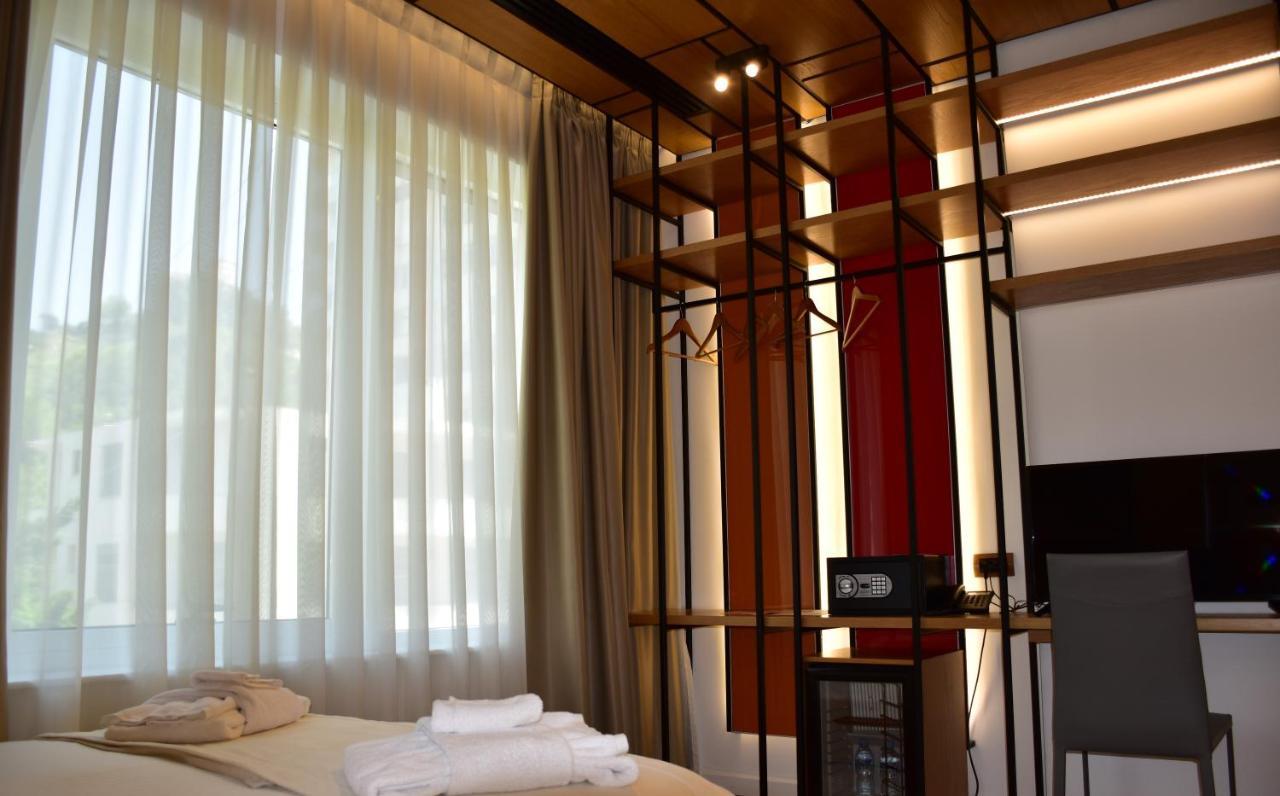 Hotel Ergi'S Durrës Eksteriør bilde