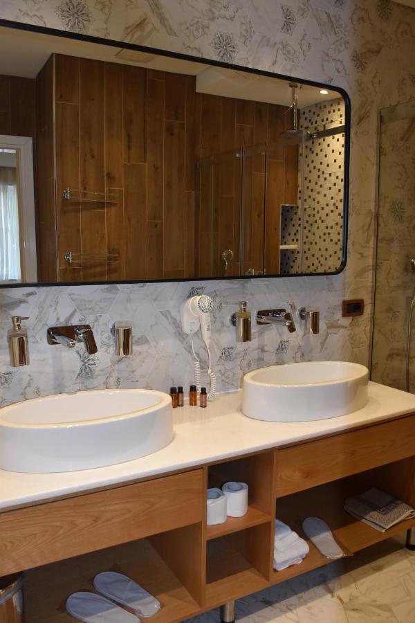 Hotel Ergi'S Durrës Eksteriør bilde