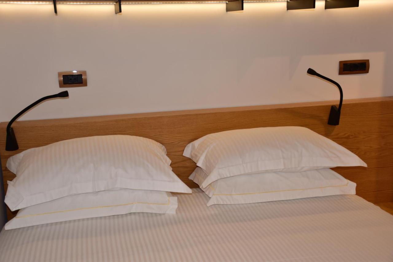 Hotel Ergi'S Durrës Eksteriør bilde